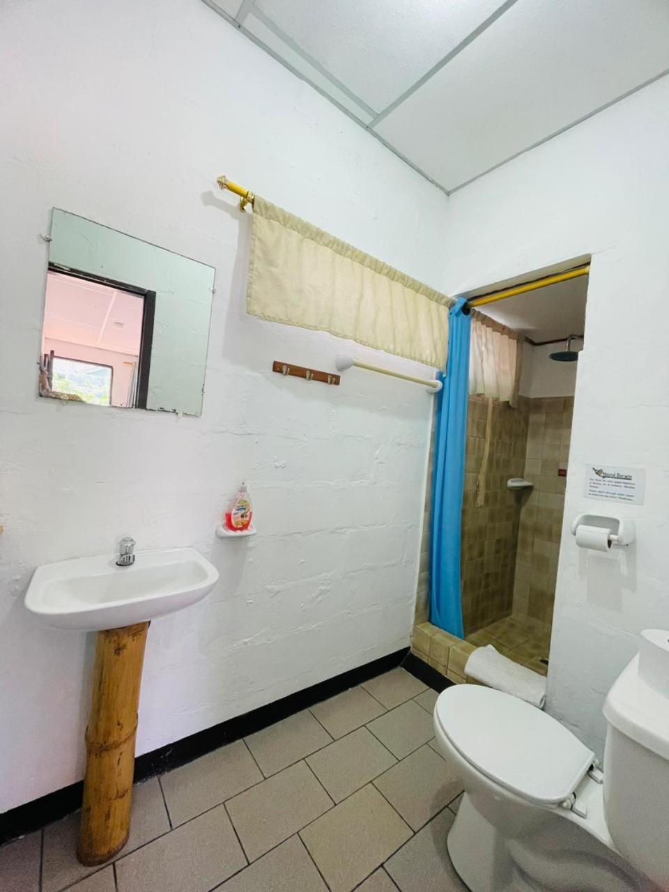Hostal Darwin ปูแอร์โตอาโยรา ภายนอก รูปภาพ