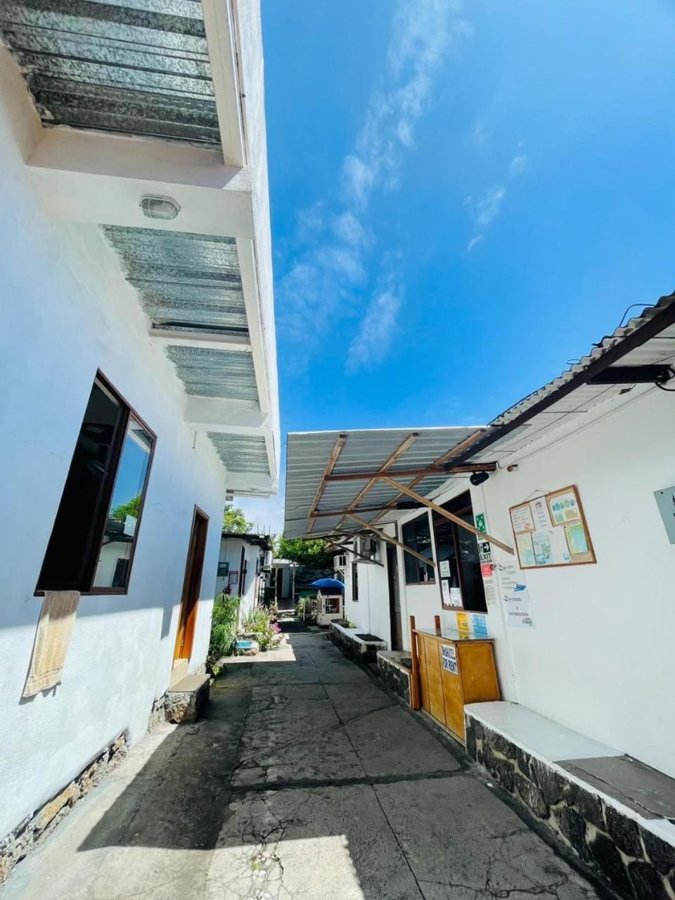 Hostal Darwin ปูแอร์โตอาโยรา ภายนอก รูปภาพ